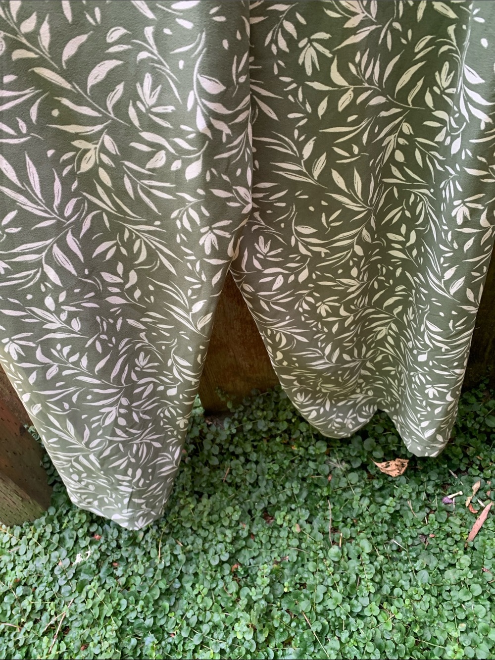Inspired Hearts Olive & White Puff-Sleeve Floral Jumpsuit - Picture 4 of 7